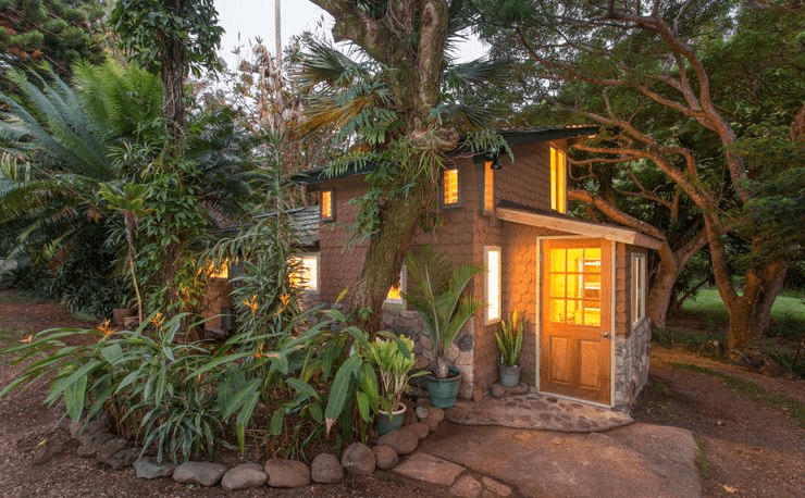 Cozy farmhouse design amidst some lush landscape